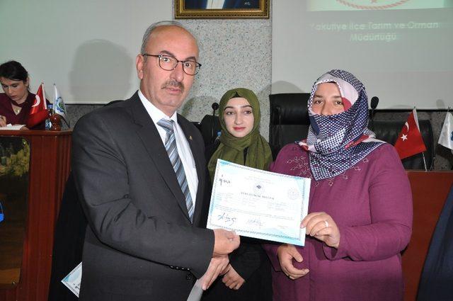 Kadın çiftçilere sertifikaları düzenlenen tören ile takdim edildi