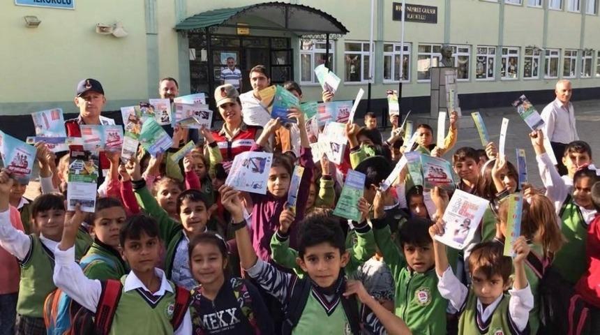 Jandarma ekipleri,&ouml;ğrenci servislerini denetledi