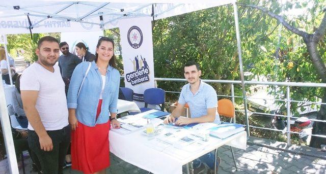 Bartın Üniversitesi’nin yeni öğrencileri kurulan stantlarda bilgilendirildi