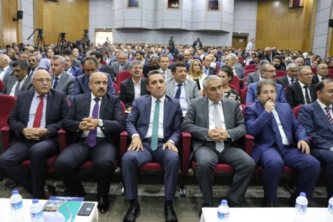 Kayseri&rsquo;de 444 okula beyaz bayrak verildi