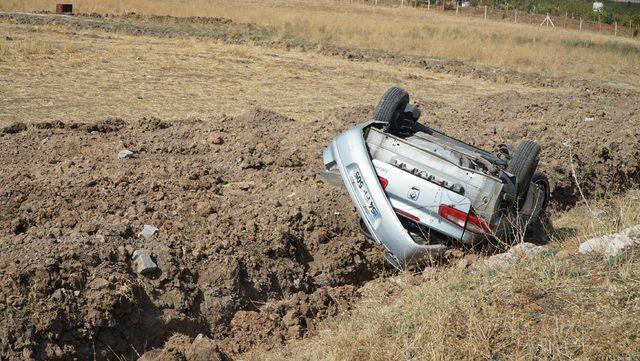 Adıyaman'da otomobil takla attı: 2 yaralı