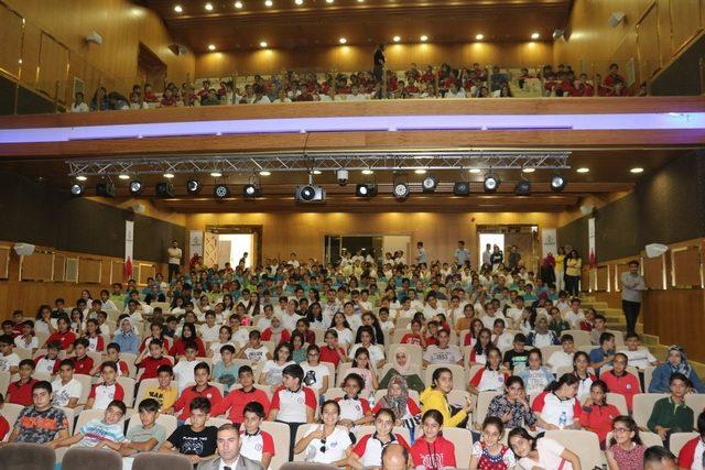 Karaköprü’de madde bağımlılığı tiyatro oyunu sahnelendi