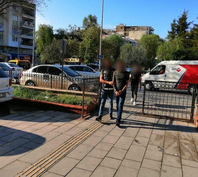 Kuşadası’nda polis uyuşturucu satıcılarına göz açtırmıyor