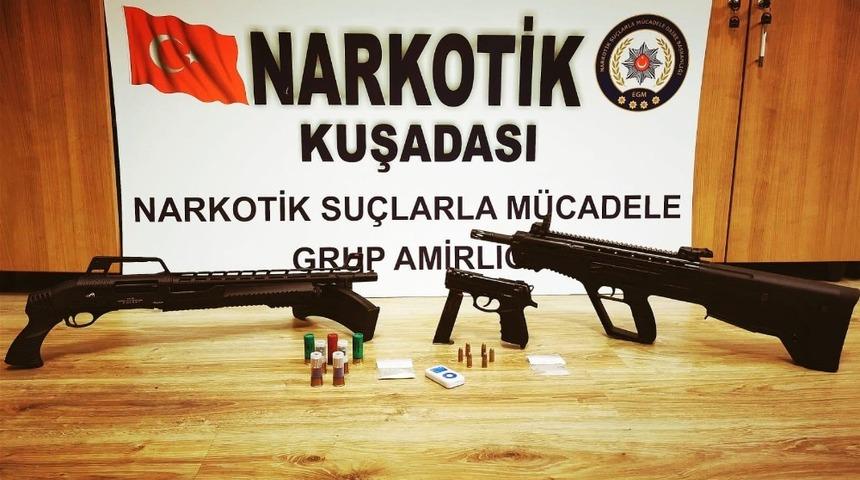 Kuşadası&rsquo;nda polis uyuşturucu satıcılarına g&ouml;z a&ccedil;tırmıyor