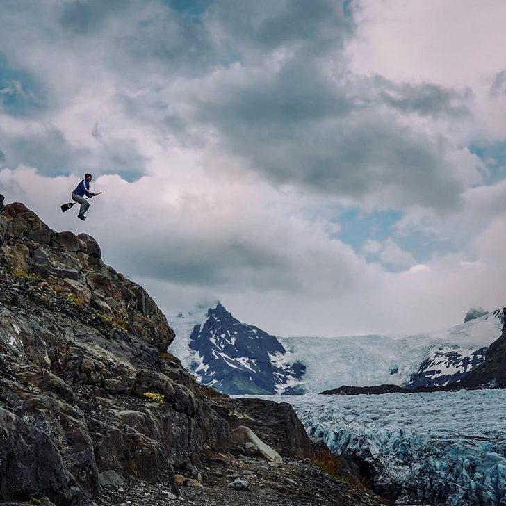 Japon Harry Potter Halno Kujiraoka, süpürgesinin üstünde dünyayı geziyor! G1