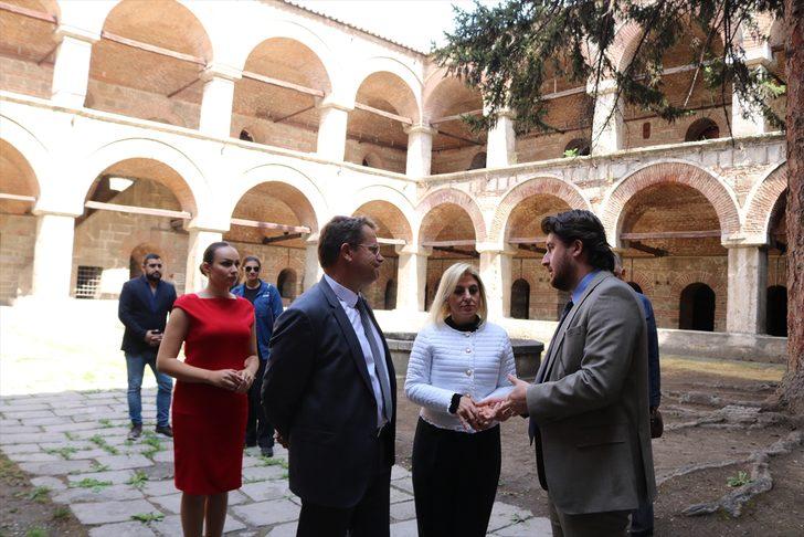 DÜZELTME - "Üsküp'teki Kurşunlu Han, Yunus Emre Enstitüsüne devredildi" başlıklı haberimiz kaynağından düzeltilmiştir.
Haberimizi düzelterek yeniden yayımlıyoruz.
Saygılarımızla.
AA
Üsküp'teki Kurşunlu Han, Yunus Emre Enstitüsüne devredildi G3