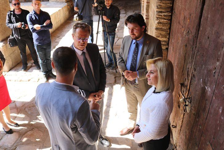 DÜZELTME - "Üsküp'teki Kurşunlu Han, Yunus Emre Enstitüsüne devredildi" başlıklı haberimiz kaynağından düzeltilmiştir.
Haberimizi düzelterek yeniden yayımlıyoruz.
Saygılarımızla.
AA
Üsküp'teki Kurşunlu Han, Yunus Emre Enstitüsüne devredildi G5