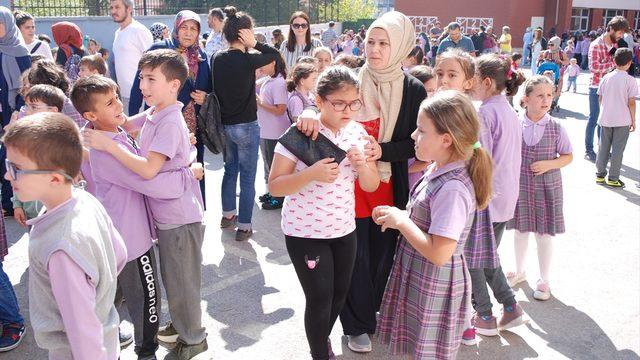 Deprem sonrası İstanbul ve 2 ilde okullar tatil edildi! Okullar yarın da tatil edildi mi? 