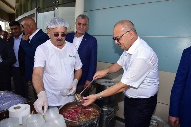 Toplu taşıma şoförlerinden geleneksel aşure hayrı