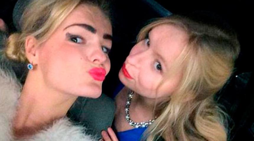 Abla kıskandığı kardeşinin g&ouml;zlerini oydu, 189 kez bı&ccedil;akladı!