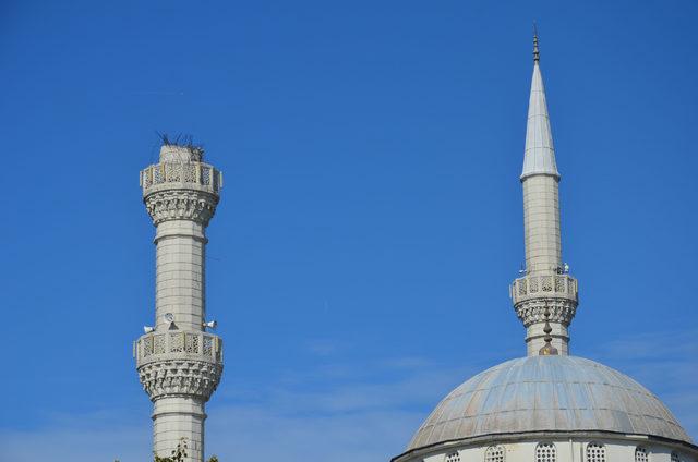 Ek / İstanbul'da deprem; Avcılar'da caminin minaresi yıkıldı