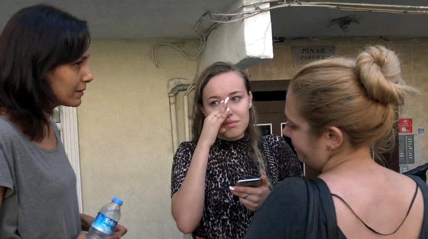 Ek / İstanbul'da deprem; Avcılar'da caminin minaresi yıkıldı