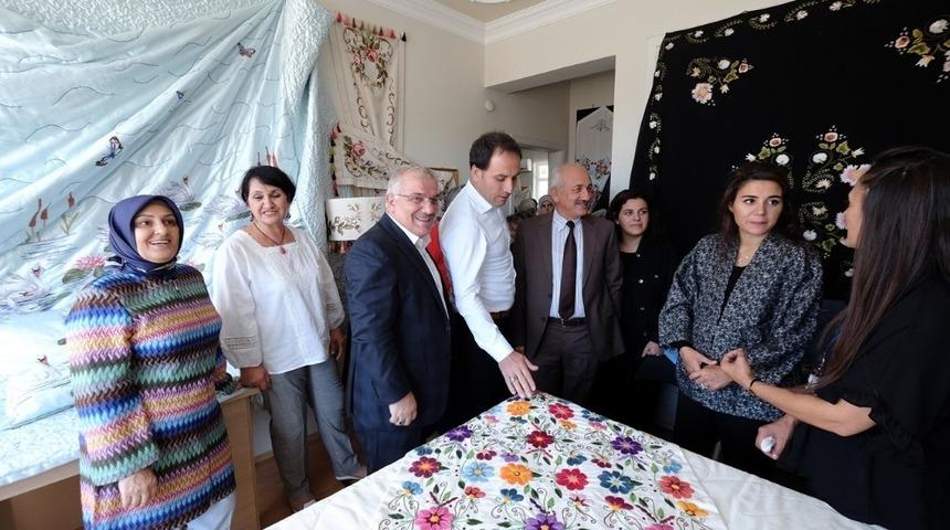 Mudanya&rsquo;da renkli sergi