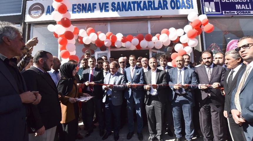 Ahlat Esnaf ve Sanatkarlar Odasının yeni hizmet binası a&ccedil;ıldı