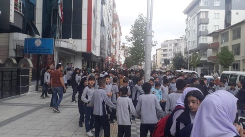 İstanbul'da yarın okullar tatil mi? Vali Ali Yerlikaya'dan açıklama