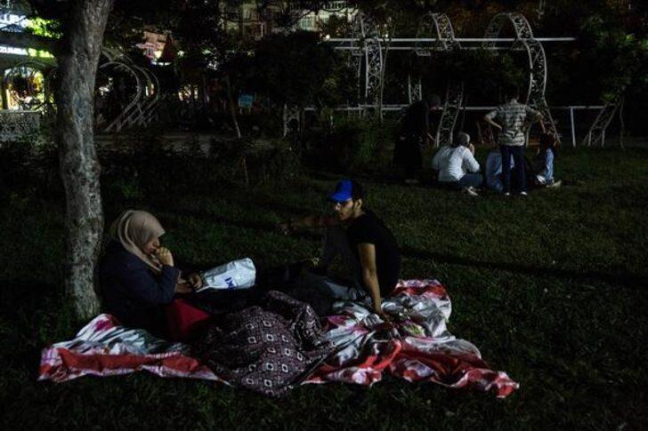 İstanbul sokakta! Parklara akın ettiler G3