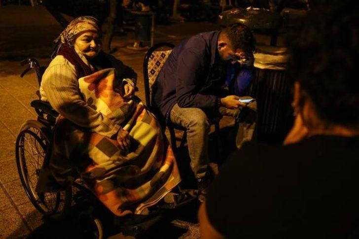 İstanbul sokakta! Parklara akın ettiler G4