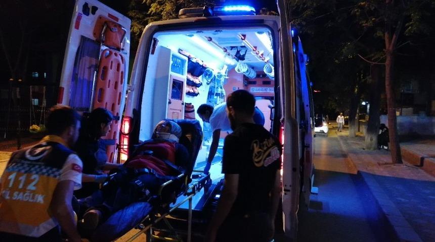 Gebze&rsquo;de iki otomobil &ccedil;arpıştı: 1 yaralı