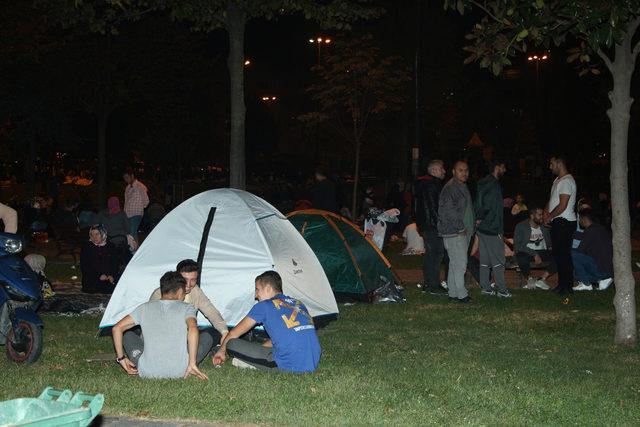 İstanbullular, sahillere ve parklara akın etti