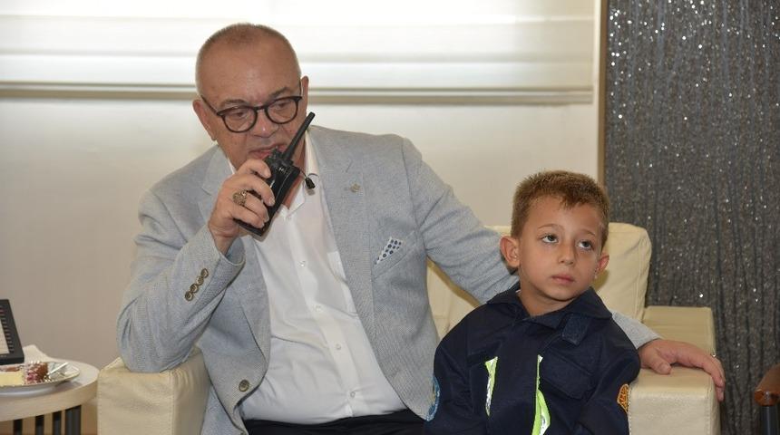 Başkan Erg&uuml;n itfaiye erlerine telsizden seslendi