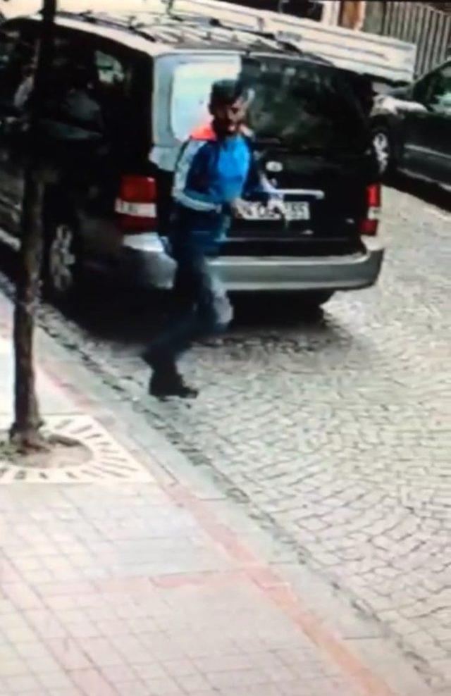 Sokak ortasında gen&ccedil; kızı darp eden şahıs hakim karşısına &ccedil;ıktı 1