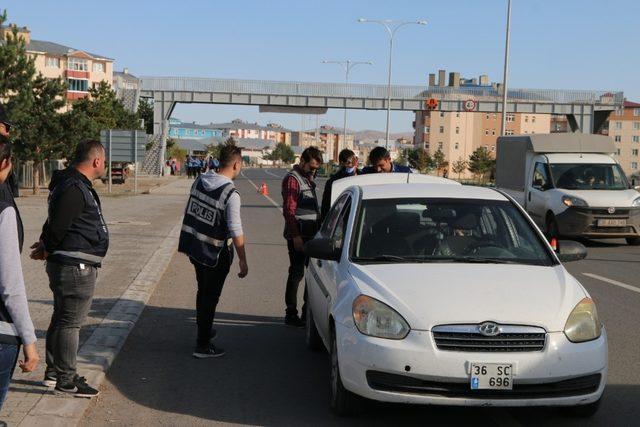 Kars’ta araçlarda sigara uygulaması