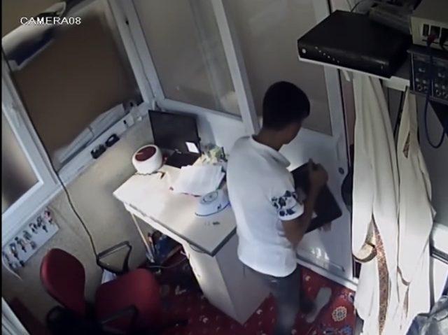 Camiden laptopu çalan hırsız tutuklandı