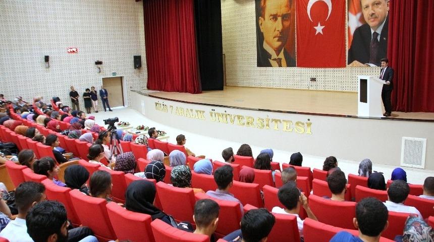 Yeni &ouml;ğrenciler i&ccedil;in oryantasyon eğitimi