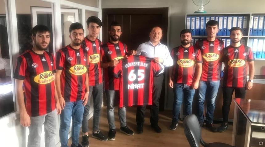Roka&rsquo;dan Vanspor taraftarına forma