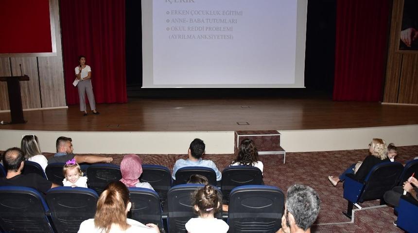 Biga Belediyesi Kreşlerinde anne-babalara seminer