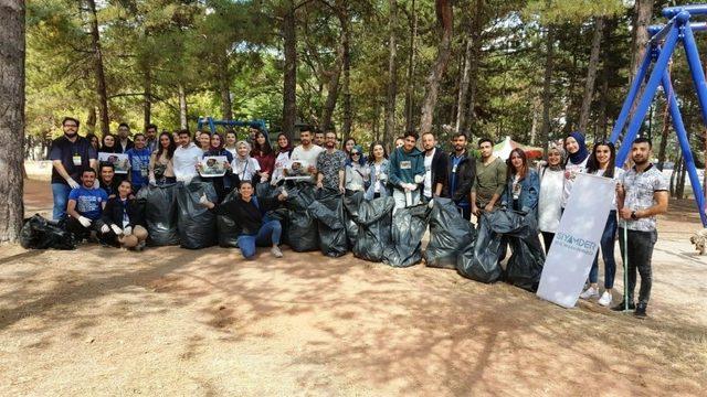 SİYAMDER üyeleri, farkındalık için çöp topladı