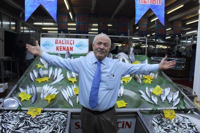 Balık tezgahları boş, bu sezonun kurtarıcısı hamsi oldu