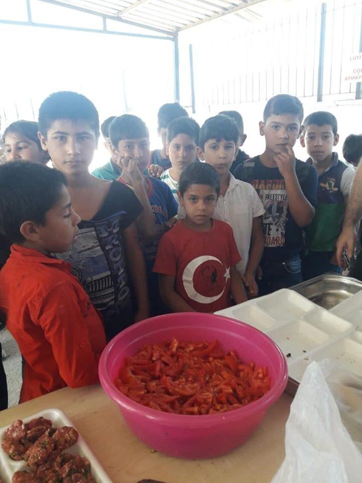 Çocuklar devamsızlık yapmasın diye Muhtar ocak başına geçti G2