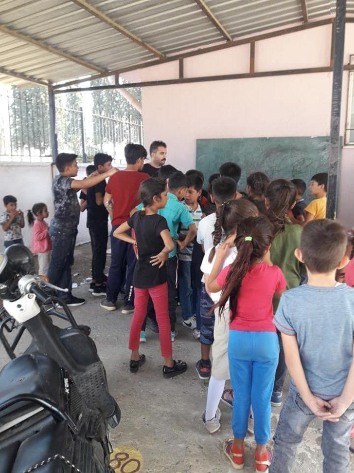 Çocuklar devamsızlık yapmasın diye Muhtar ocak başına geçti G4