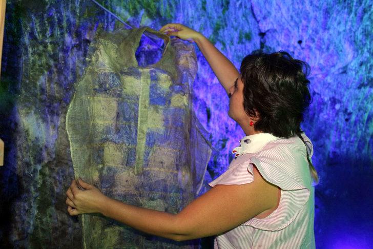 Kurutulmuş bağırsaklardan kıyafetler yaptı! G1