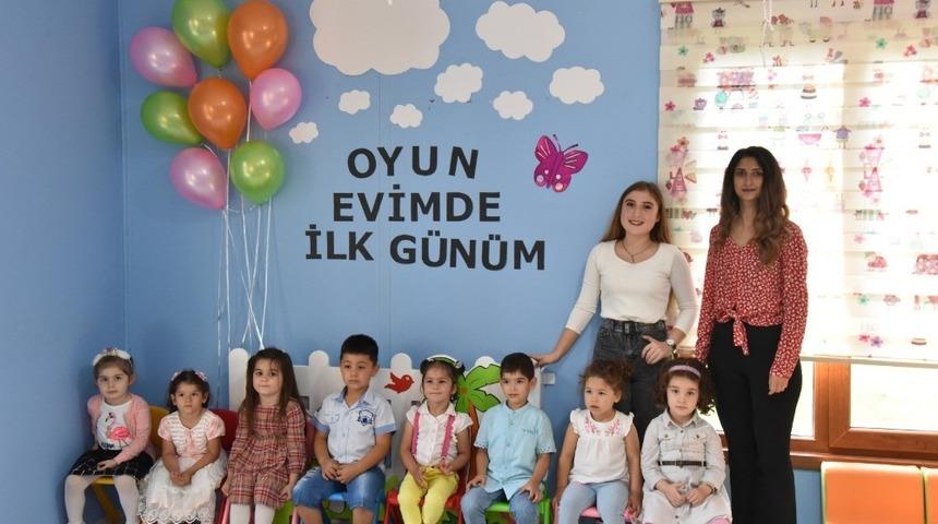 Çocuklar hem öğreniyor hem de eğleniyorlar