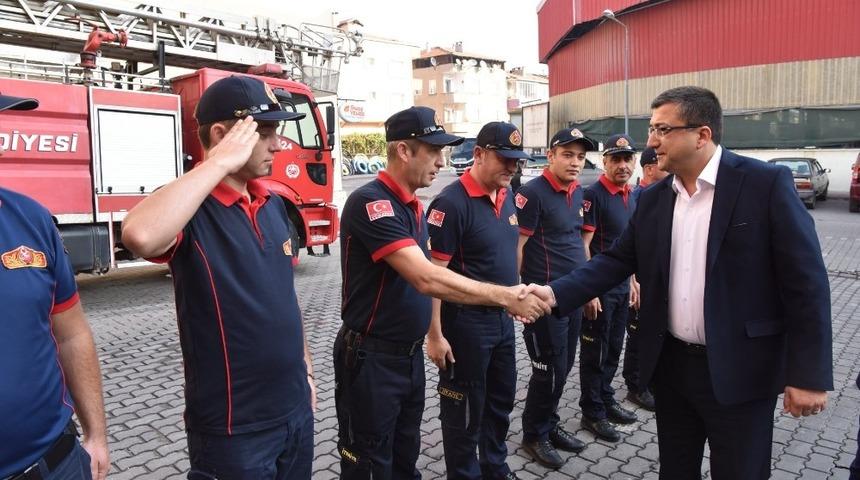 Başkan Bülent Öz, itfaiye personeliyle kahvaltıda bir araya geldi