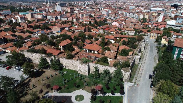 Çorum Kalesi, 'kale kondu'lara teslim