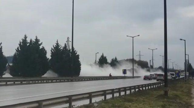 Kocaeli’de fabrikadan sızan gazlar D-100’ü trafiğe kapattı