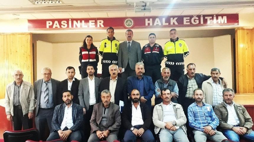 Servis s&uuml;r&uuml;c&uuml;lerine Trafik Semineri verildi