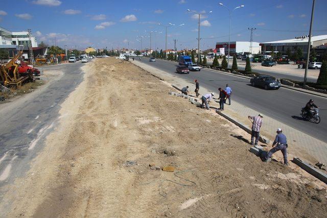 Karaman Belediyesinden 100. Yıl Bulvarında yeşil bant uygulaması