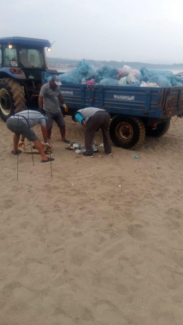 Kocaeli’de sahillerden 835 ton çöp toplandı