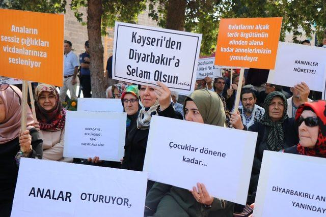 Kayseri’de, Diyarbakır’daki annelere destek sürüyor