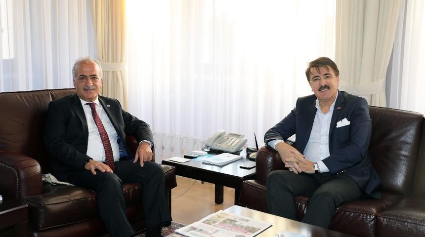 Milletvekili Aydemir&rsquo;den Rekt&ouml;r &Ccedil;omaklı&rsquo;ya ziyaret