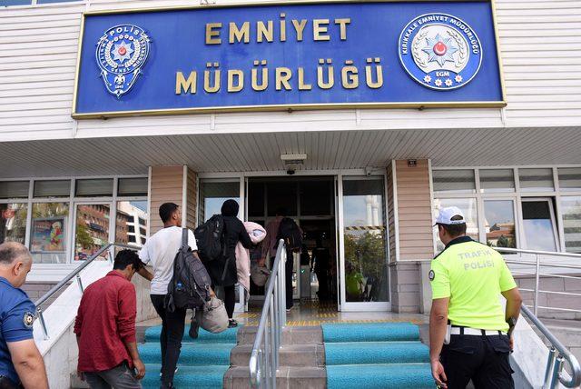 30 kaçak göçmeni, 'İstanbul' diye Kırıkkale'de bıraktılar