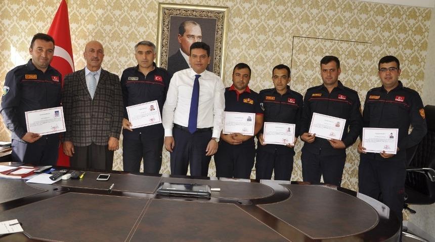 Kaymakam Şahin&rsquo;den itfaiye erlerine teşekk&uuml;r belgesi