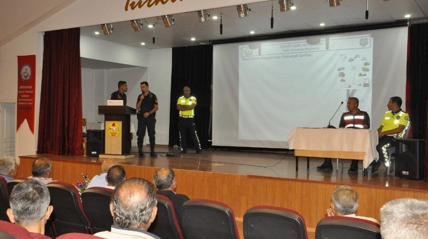 Arguvan&rsquo;da okul servis s&uuml;r&uuml;c&uuml;lerine eğitim