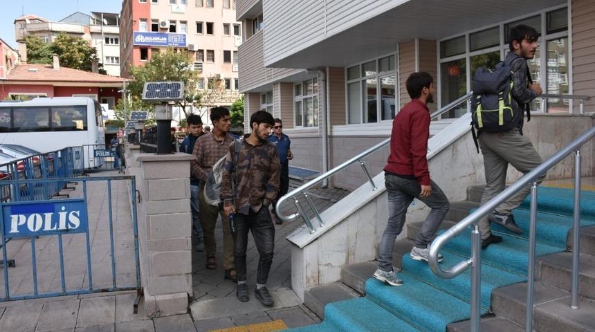 Kaçak göçmenleri ’İstanbul’ diyerek Kırıkkale’ye bıraktılar