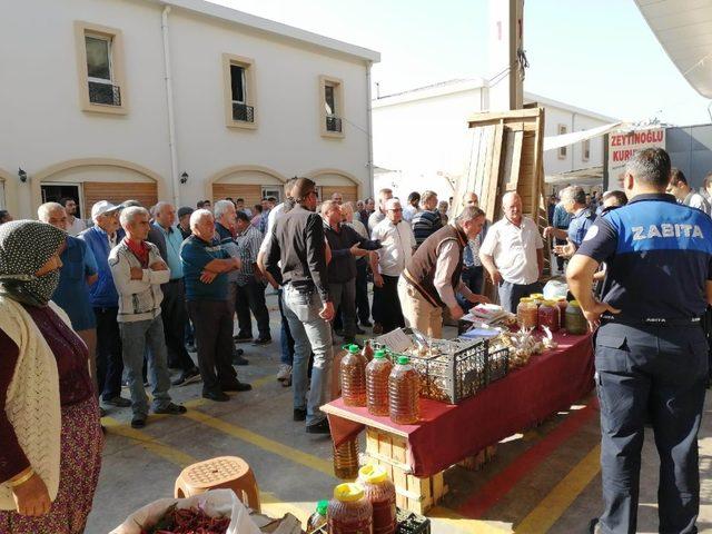 Pazarcı esnafından üretici pazarı tepkisi