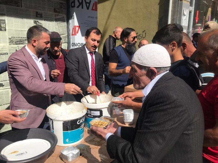 Sarıkamış esnafından aşure ikramı G1